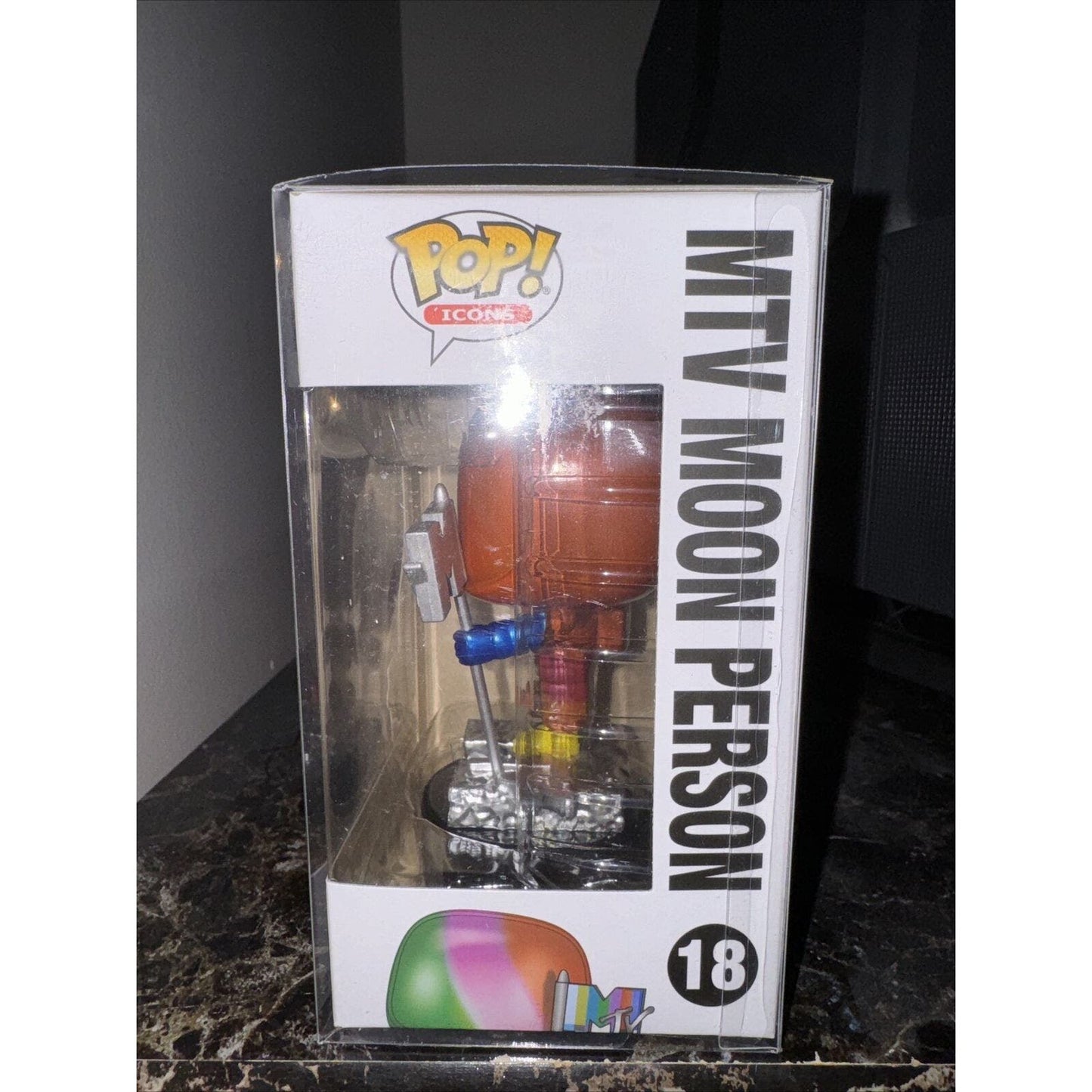 Funko Pop! Vinyl: MTV - MTV Moon Person (Rainbow) (Metallic) #18 w/Protector.