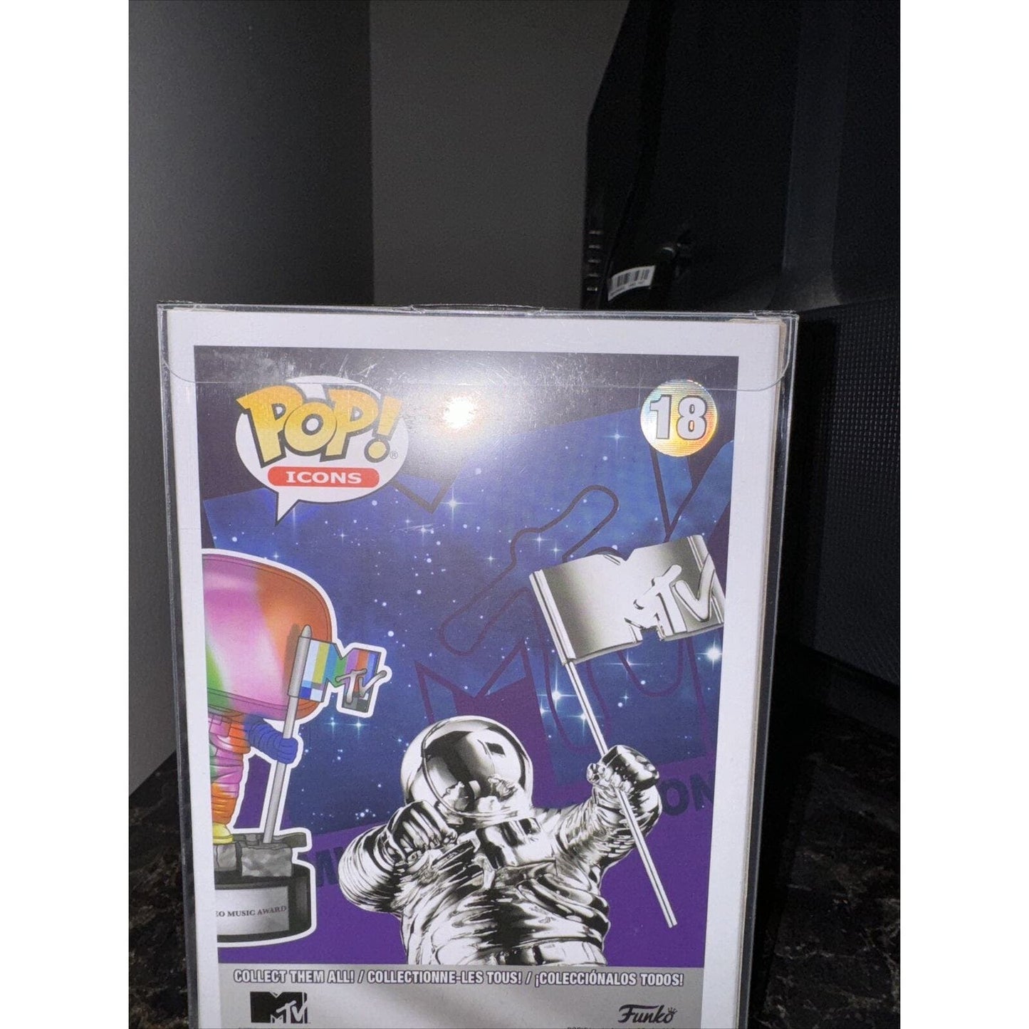 Funko Pop! Vinyl: MTV - MTV Moon Person (Rainbow) (Metallic) #18 w/Protector.